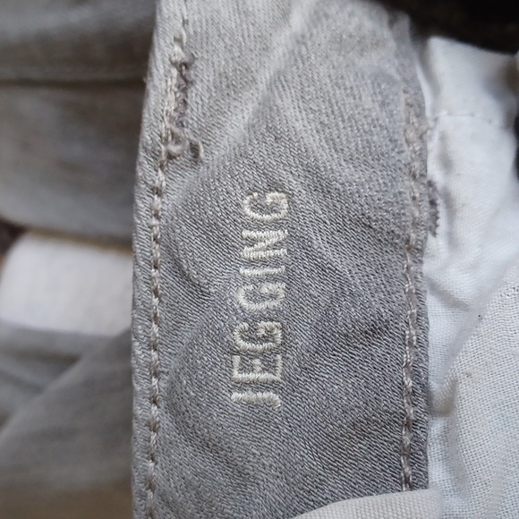 American Eagle Gray Super Stretch Jegging Skinny Jeans- Sz. 4 - Picture 9 of 10